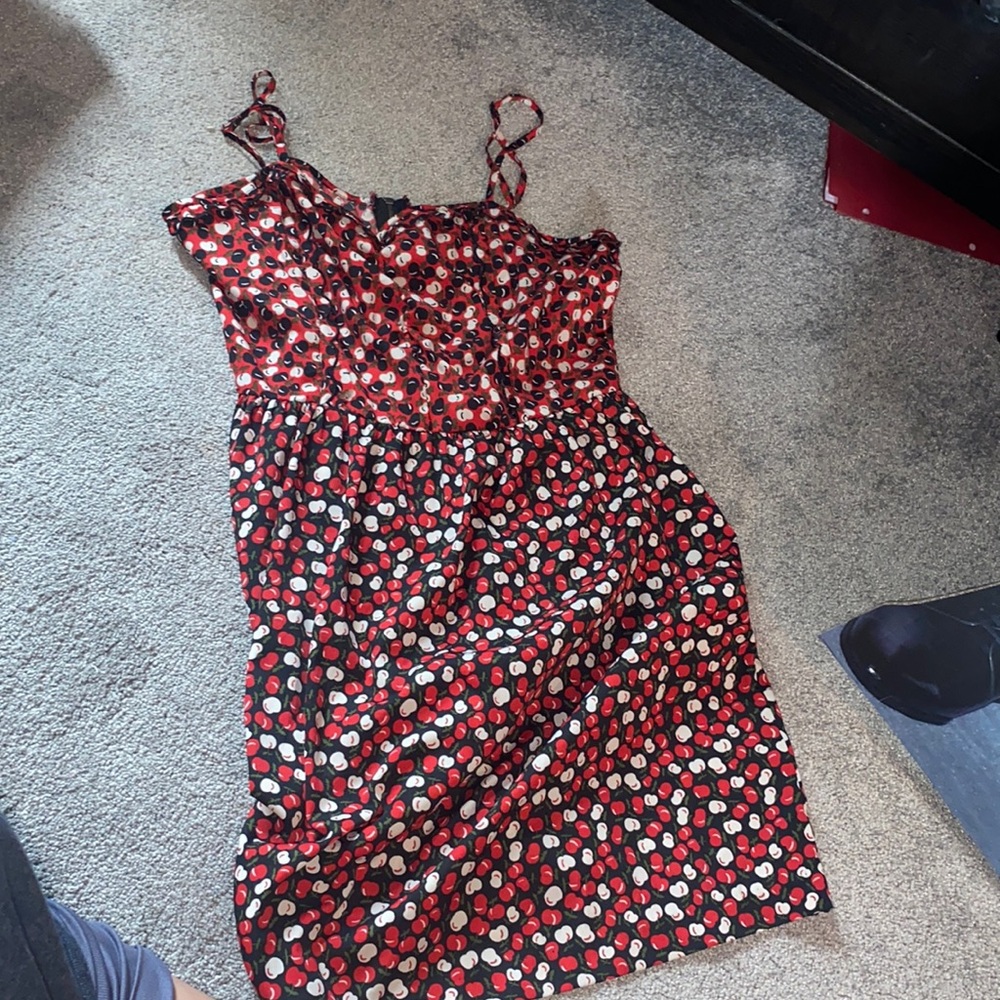 Urban outfitters apple dress size M